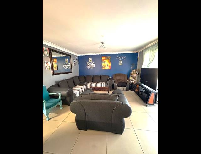 3 BEDROOM HOUSE FOR SALE IN AUSTERVILLE